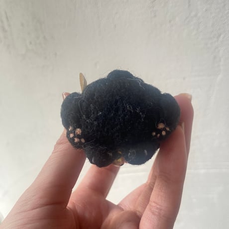 羊毛フェルト手のひら猫マスコット(くろ)