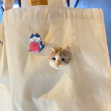 【かわいいちゃん】羊毛の猫ちゃんブローチ