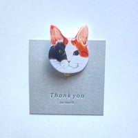 プラ板三毛猫さんのブローチ