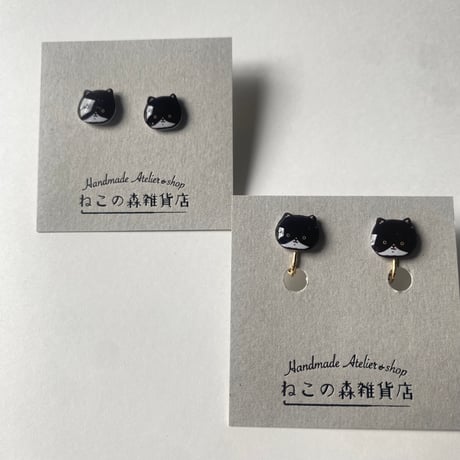再販！モノクロねこ(はちわれ)のイヤリングorピアス