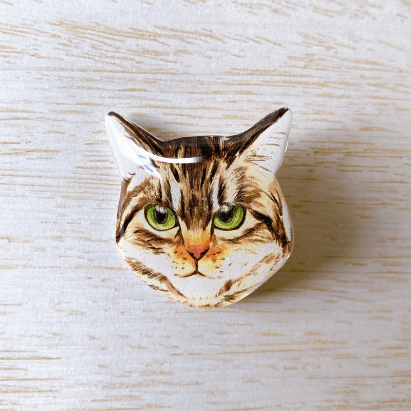 キジトラ猫さんのブローチ | ねこの森雑貨店 