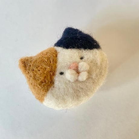 再販！ねこの森雑貨店のねこちゃんブローチ 【みけ】