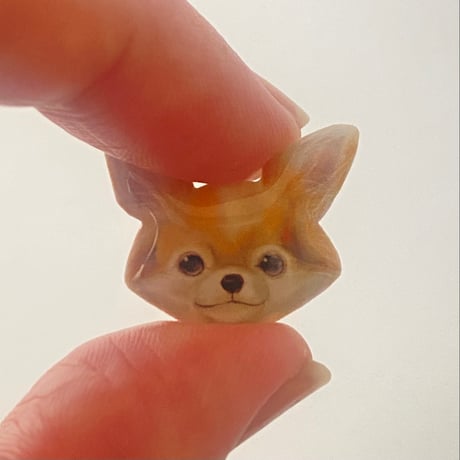 チワワのピンバッジ(クリーム)