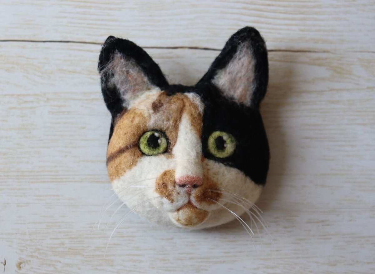 リアルめ猫さんのちょっと大きめブローチ。【三毛猫さん】 | ね リアルめ猫さんのちょっと大きめブローチ。【三毛猫さん】 | ね