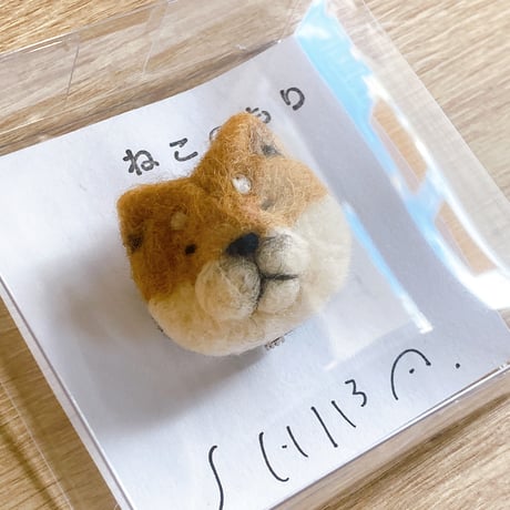 NEKOSANの【SHIBA.】ブローチ(あかしば)
