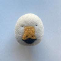 【再販！】白鳥さんの正面顔ブローチ