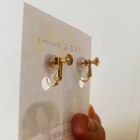 スズメのイヤリングorピアス