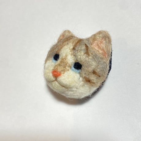 【かわいいちゃん】羊毛の猫ちゃんブローチ