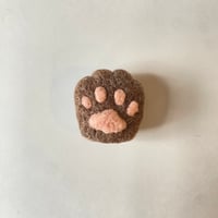 【ブラウン】羊毛の肉球マグネット
