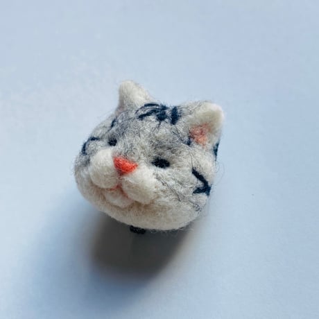 【黒ごま】羊毛の猫ちゃんブローチ