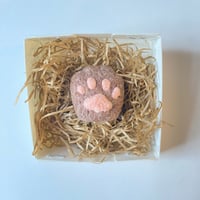 【ブラウン】羊毛の肉球マグネット