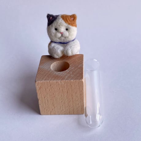 ねこちゃんの一輪挿し【みけ】