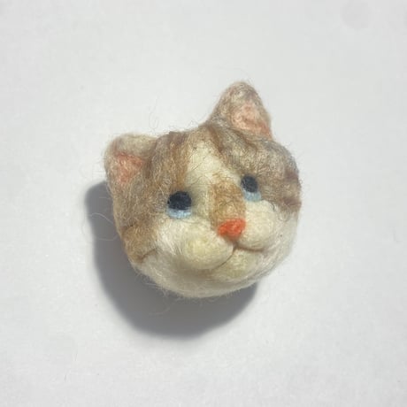 【かわいいちゃん】羊毛の猫ちゃんブローチ