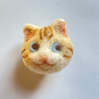 【カフェラテ】羊毛の猫ちゃんブローチ