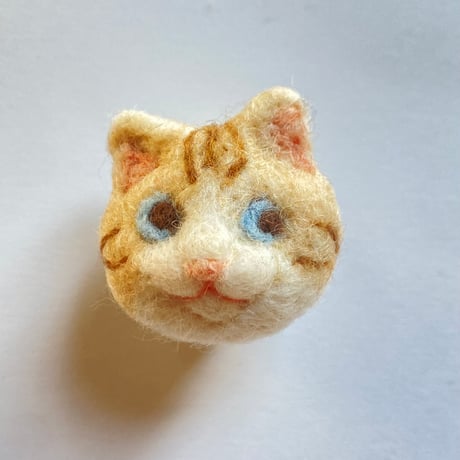 【カフェラテ】羊毛の猫ちゃんブローチ