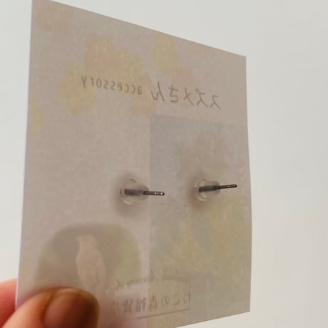 スズメのイヤリングorピアス