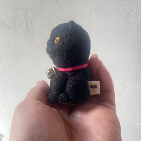 羊毛フェルト手のひら猫マスコット(くろ)