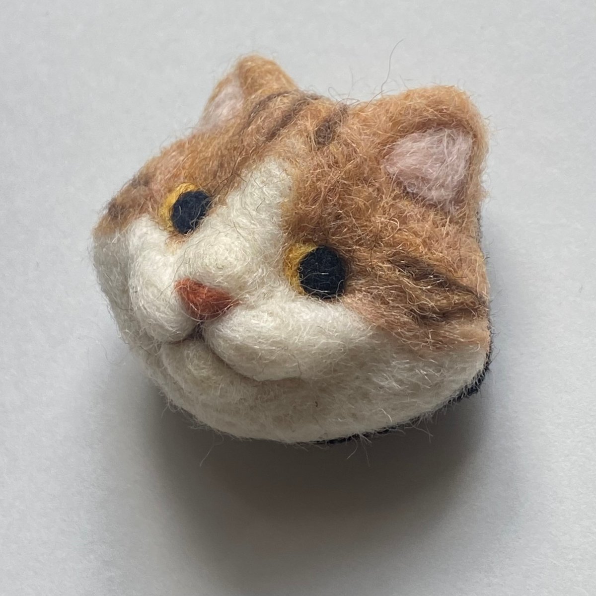 羊毛ねこマグネット【長毛キョロちゃん】 | ねこの森雑貨店