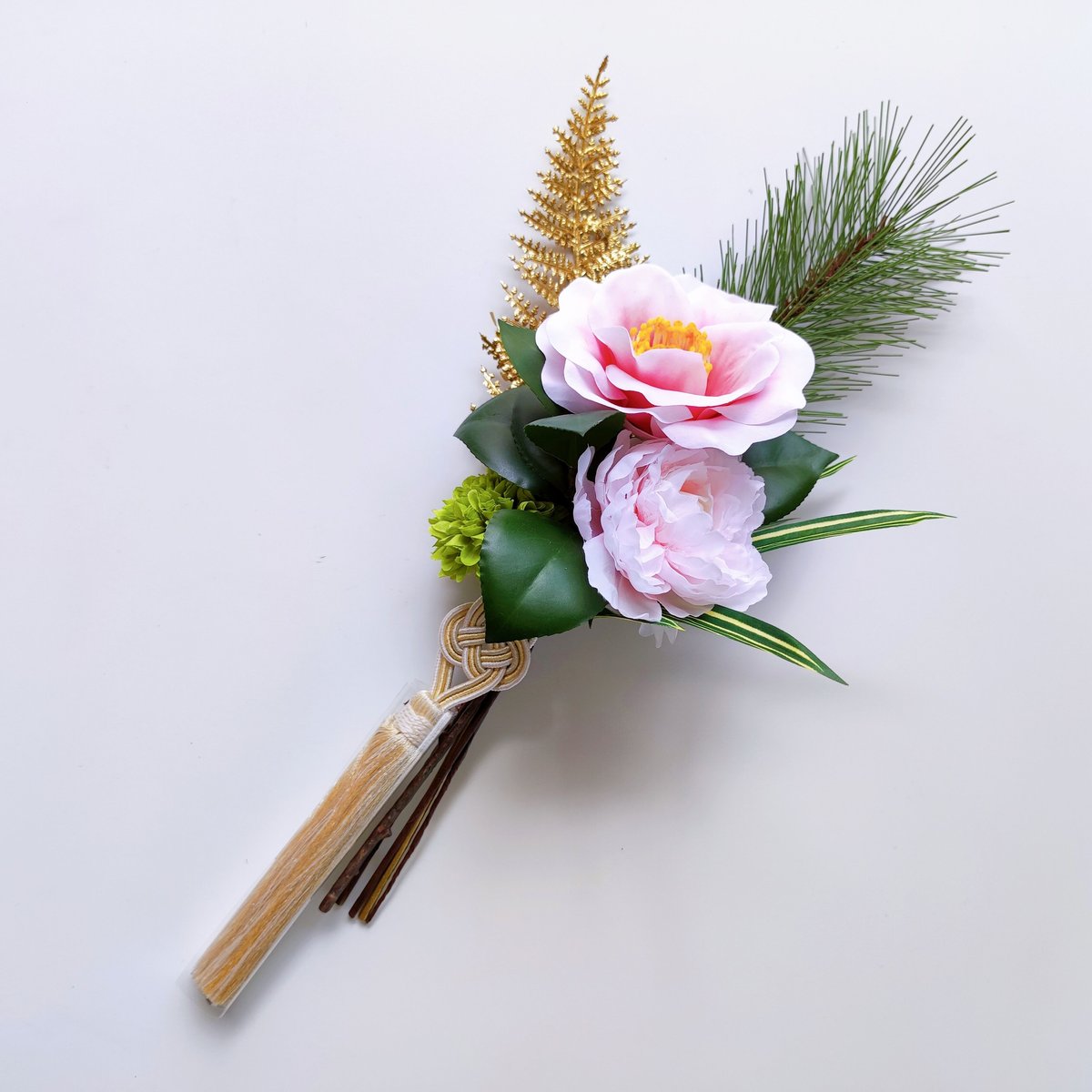 ☘️即売品☘️ 自然素材 のみ 大輪 芍薬 しめ飾り 凛 お正月飾り