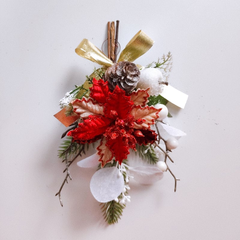 ポインセチアとホワイトベリーのミニスワッグ | MAPLE FLOWER＆COFFEE