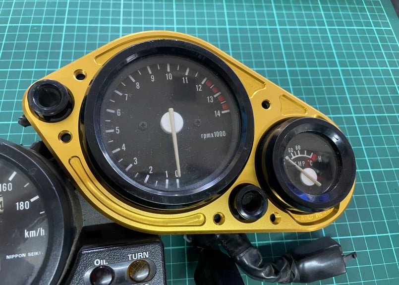 MIXS】メーターカバープレート MC21タイプ RVF400 CBR250RR他 | ダイ