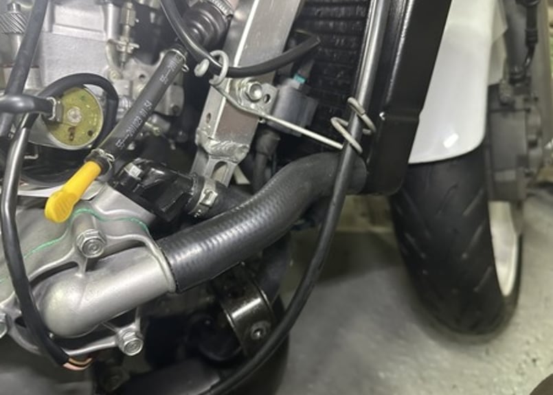 mc21 nsrバイク用ラジエーターとホースセット rz250r mc21 nsrバイク用ラジエーターとホースセット rz250r - メルカリ