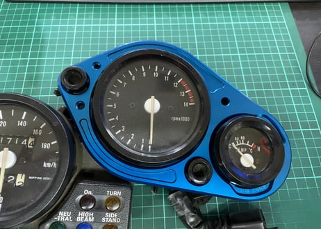 【MIXS】メーターカバープレート　MC21タイプ　RVF400　CBR250RR他