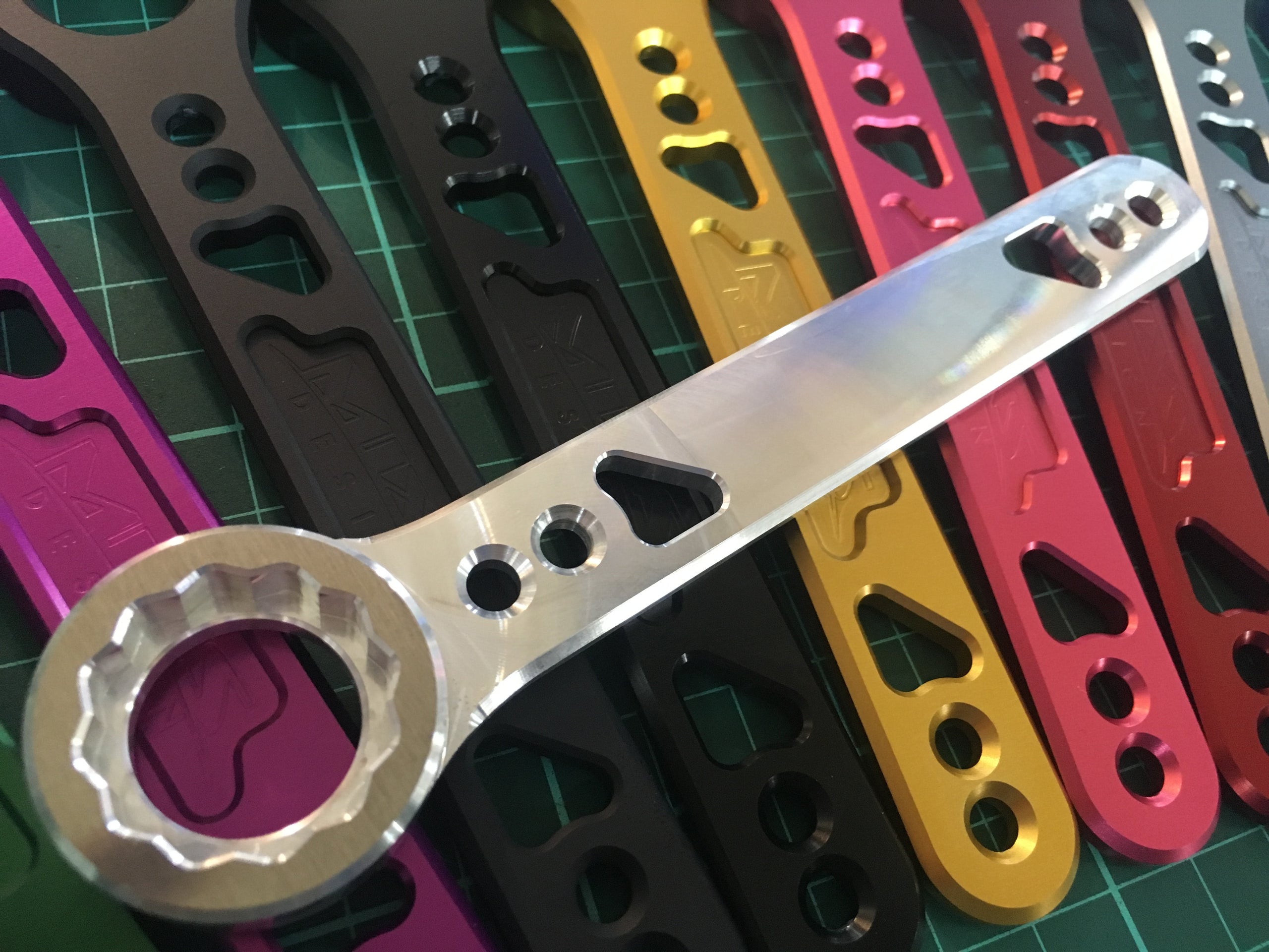 NSR250のプラグレンチです MIXS】NSR250 アルミ削り出しプラグレンチ | ダイキチファクトリー。