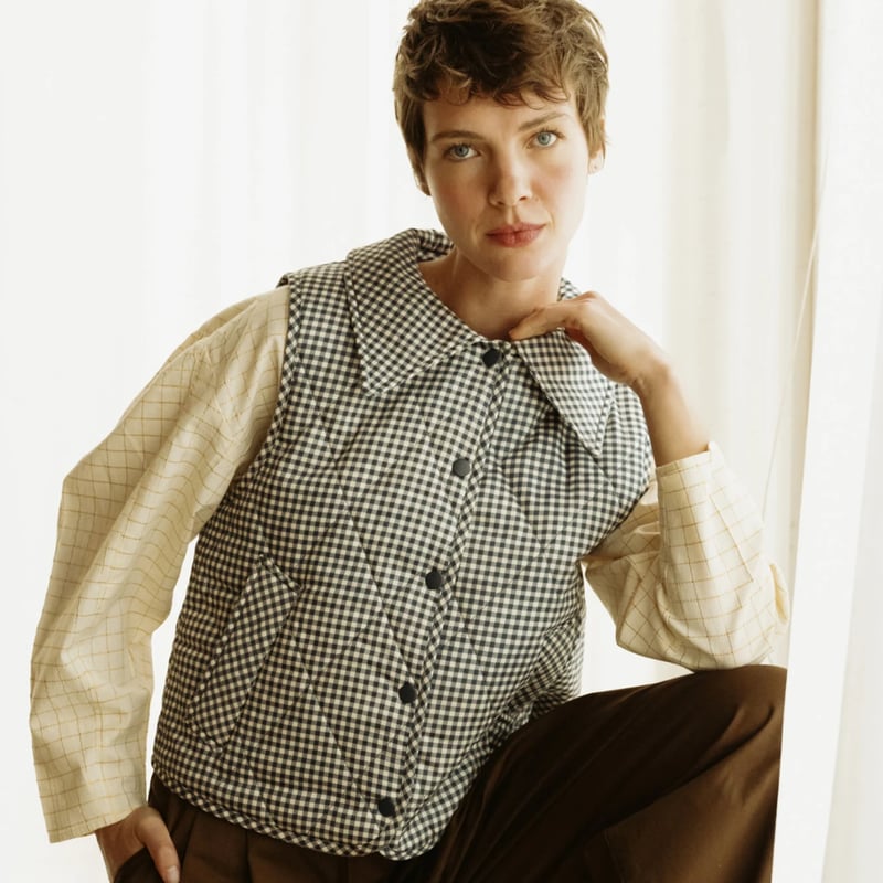 TINY BIG SISTER check vest | INHWA STUDIO