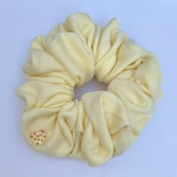 ⭐︎INHWA STUDIO⭐︎egg shell scrunchie