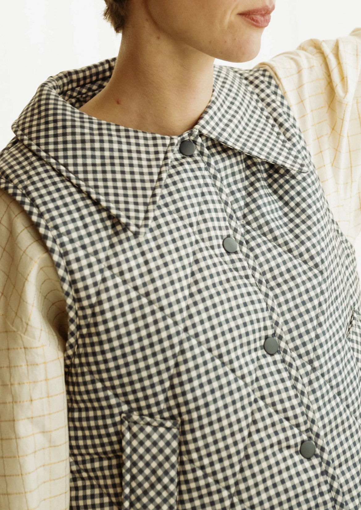 TINY BIG SISTER check vest | INHWA STUDIO