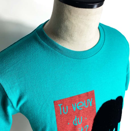 ミルクを飲むネコ【エメラルドグリーン】半袖Tシャツ