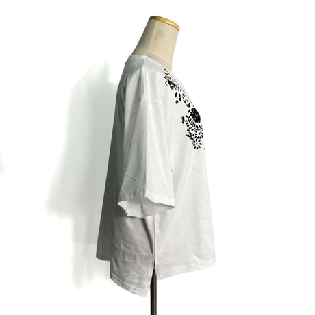 刺繍フラワー 【ホワイト】BIG半袖Tシャツ