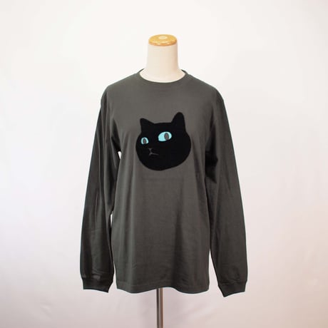 ネコにらみ 【スミ】長袖Tシャツ