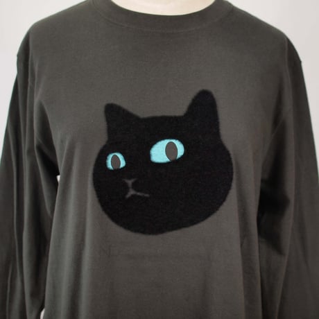 ネコにらみ 【スミ】長袖Tシャツ