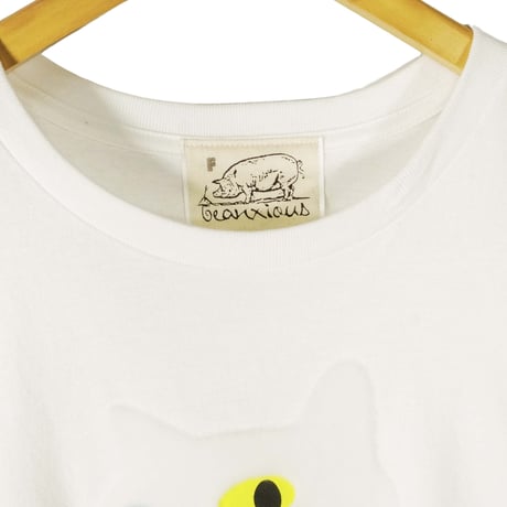 ネコにらみ【ホワイト】WOMEN’SオーバーTシャツ