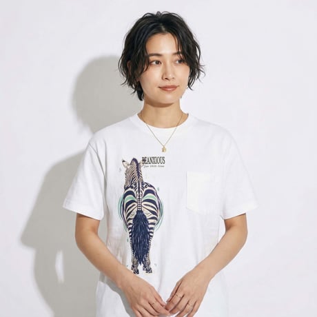 シマウマ右胸【ホワイト】半袖ポケット付きTシャツ