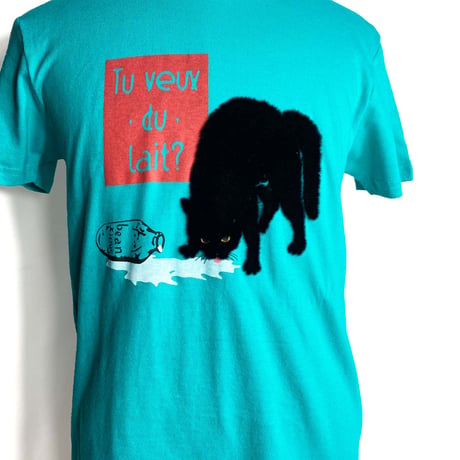 ミルクを飲むネコ【エメラルドグリーン】半袖Tシャツ