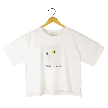 ネコにらみ【ホワイト】WOMEN’SオーバーTシャツ
