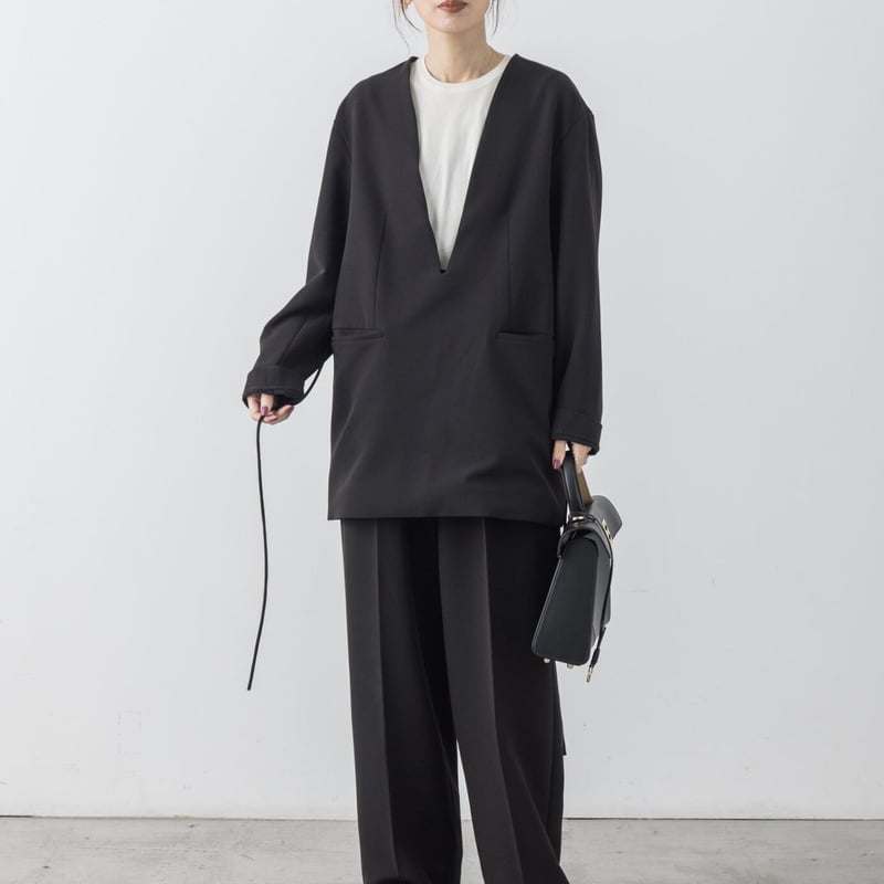 Vネックプルオーバージャケット ブラック【23102】 | Clotho.