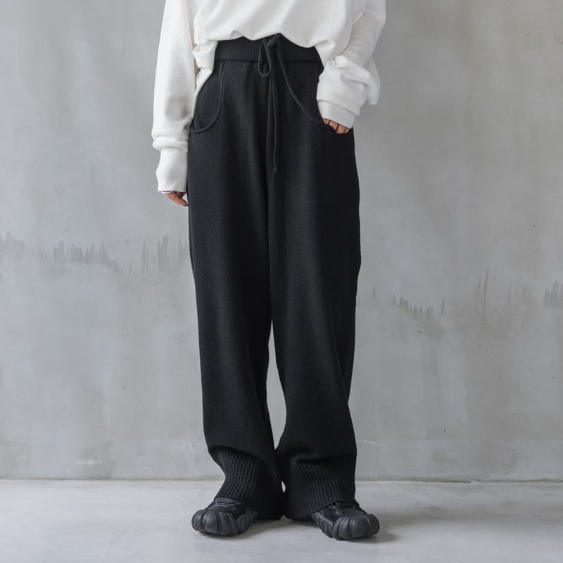 カーブニットパンツ ブラック【23202】 | Clotho.