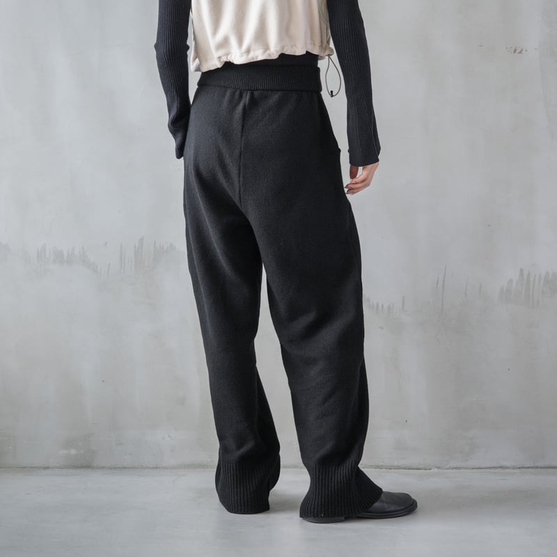 ウォッシャブルウールニットパンツ　ブラックサイズ36 2本セット売り 黒×高機能”アパレル『Macqlo』から、柔らかな肌触りの高機能
