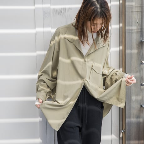 フラップポケットスタンドカラーシャツ　ベージュ【23105】