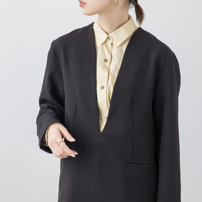 Vネックプルオーバージャケット ブラック【23102】 | Clotho.