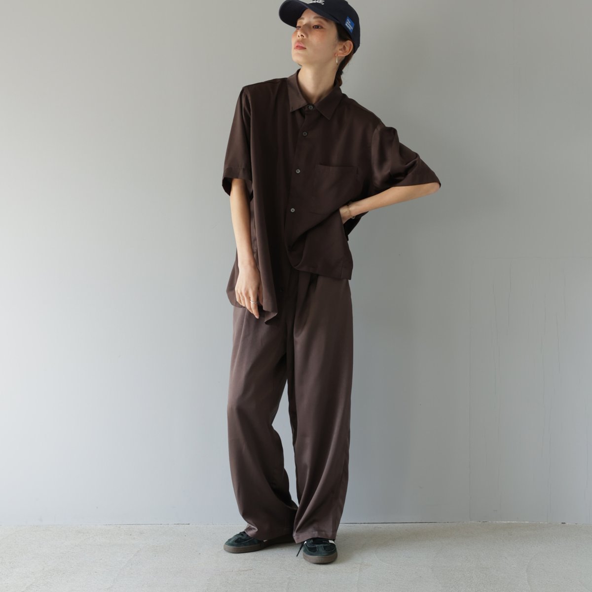 イタリア製ヴィンテージ ブラウンカラー セミフレアパンツ ヴィンテージサテンイージーパンツ ブラウン【24402】 | Clotho.