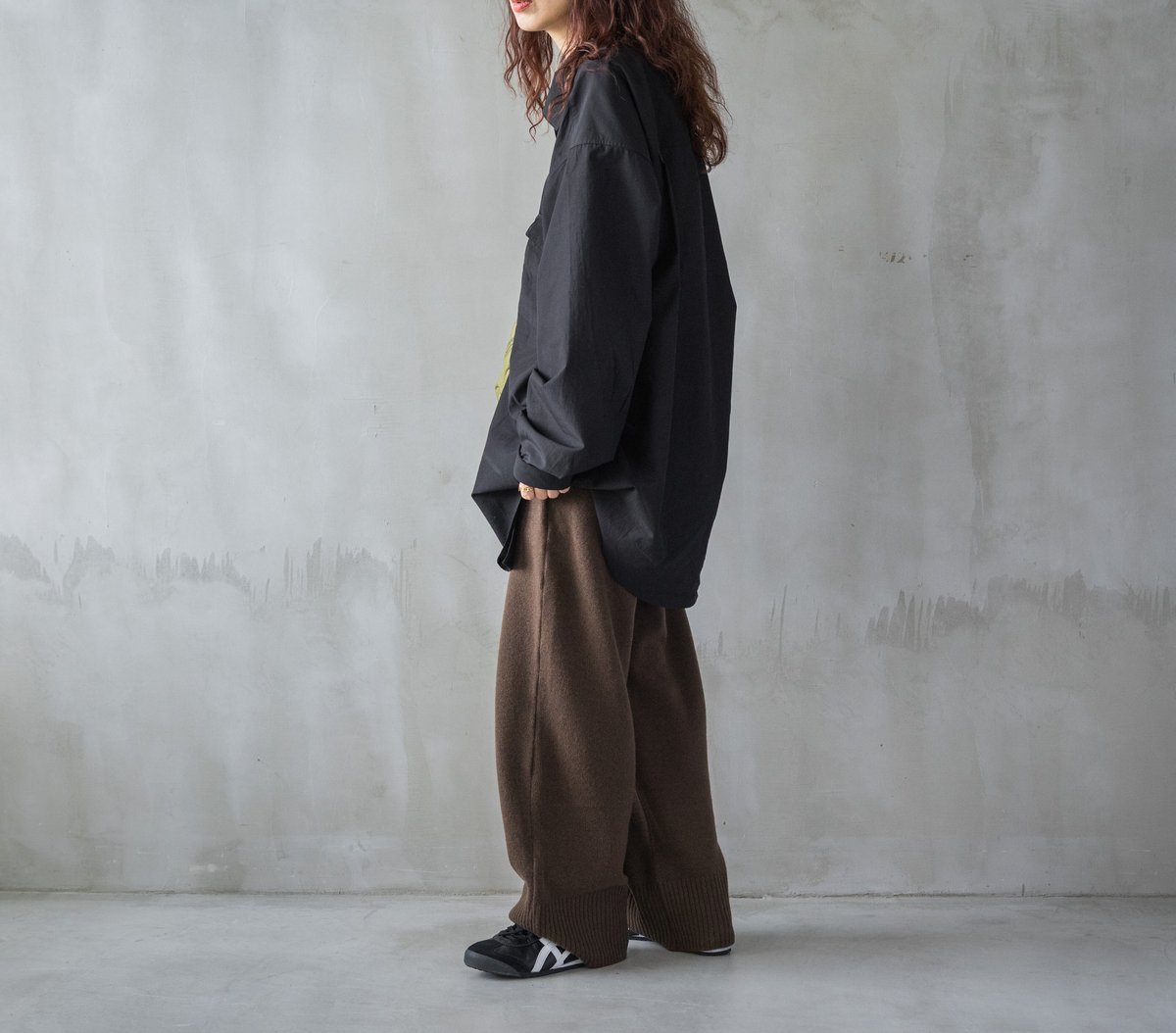 フラップポケットスタンドカラーシャツ ブラック【23105】 | Clotho.