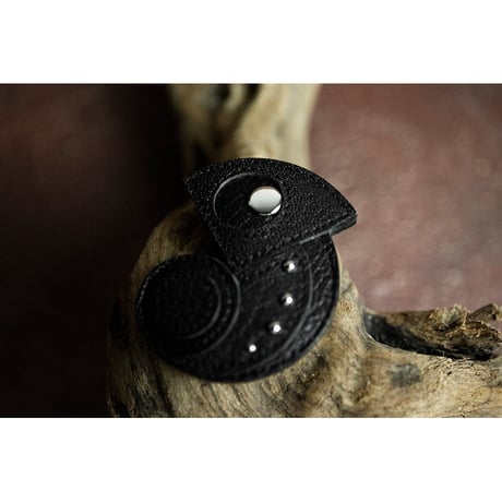 Leather Brooch ( Small ) / Reon Icon Design ( 88 Colors )