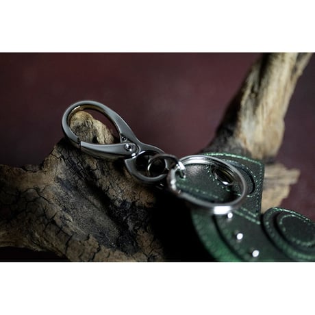 Leather Key Holder ( Small ) / Reon Icon Design ( Iridescent Kiwi )