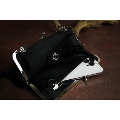 Leather 24cm Rounded Corner Clasp Pouch / Reon Icon Design