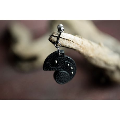 Leather Earrings / Reon Icon Design ( 88 Colors )